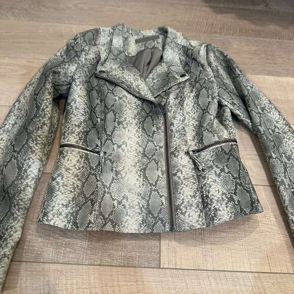 BLANK NYC WOMENS SMALL FAUX LEATHER SNAKE SKIN JACKET COAT - Picture 2 of 9